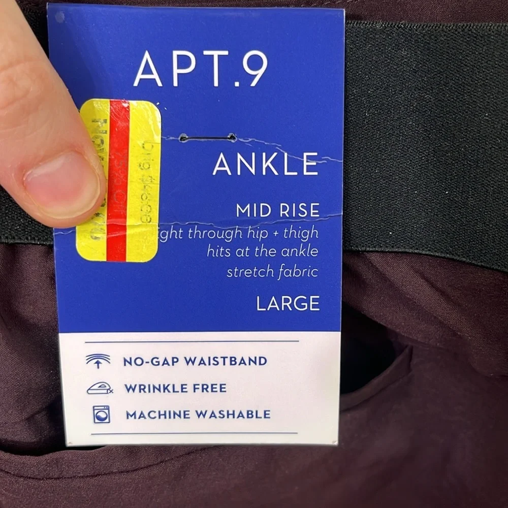 NWT Women’s Apt. 9 Ankle Jogger Purple Size‎ Large